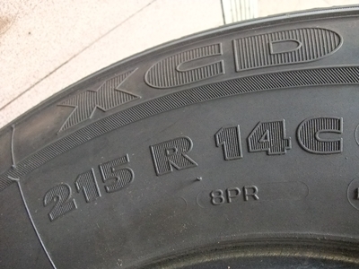 ยาง XCD 215R14 ปี 13 มีเส้นเดียว