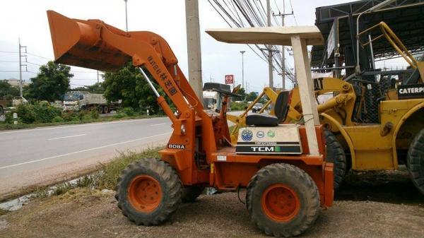ขายด่วนๆ รถตักล้อยางขนาดเล็ก TCM 808A รถนอกนำเข้า