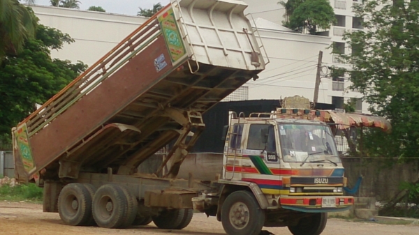 HINO F17 สองเพลา และ Isuzu 2 เพลา