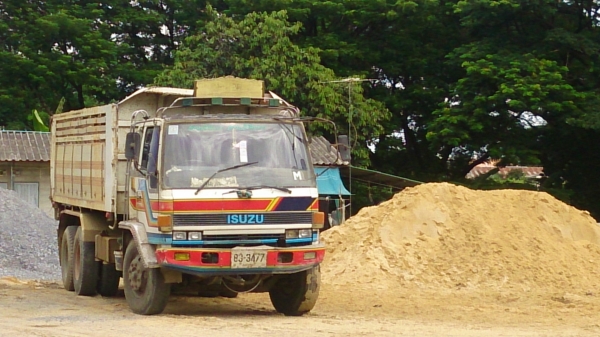 HINO F17 สองเพลา และ Isuzu 2 เพลา