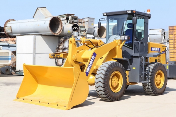 รถตักใหม่ขนาด 2 คิวยี่ห้อ WORLD W136 แกร่งเหนือใคร ราคาสุดคุ้ม คุณภาพที่เราคัดสรรมาอย่างดี รับประกันให้ 1 ปีพร้อมเปลี่ยนถ่านน้ำมันเครื่องให้ 2 ครั้ง