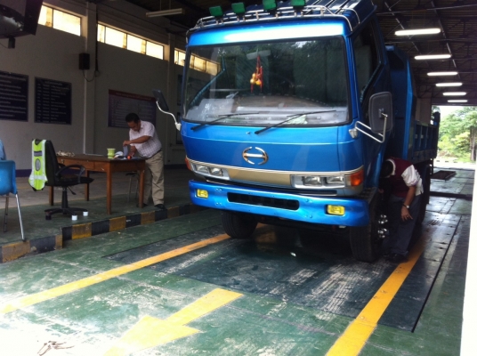 พี่จาก จ.มุกดาหารมัดจำแล้วครับซื้อผ่าน ธกส  ขายหกล้อดั้มฮีโน่ วางเครื่อง EH700 ดัมยิงหน้า สภาพตามรูป ดว่นๆรายละเอียดโทรคุยครับ