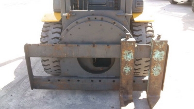 รถยกโคมัสสีรุ่น 16 น้ำหนักยก 3 ตัน เสาสูง 4 เมตร เครื่องดีเซล เกียร์ออโต้ แผงงาหมุน360