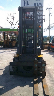 รถยกโคมัสสีรุ่น 16 น้ำหนักยก 3 ตัน เสาสูง 4 เมตร เครื่องดีเซล เกียร์ออโต้ แผงงาหมุน360