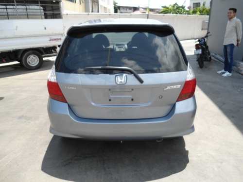 HONDA - JAZZ - i-DSI 1.5 AT ปี2008 สีเทา เกียร์อัตโนมัติ เครื่องเบนซิน 1500cc HONDA - JAZZ - i-DSI 1.5 AT ปี2008 สีเทา เกียร์อัตโนมัติ เครื่องเบนซิน 1500cc