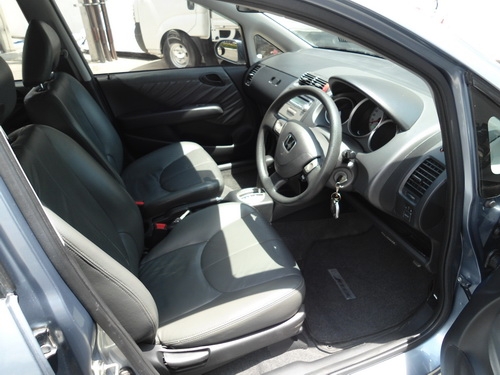 HONDA - JAZZ - i-DSI 1.5 AT ปี2008 สีเทา เกียร์อัตโนมัติ เครื่องเบนซิน 1500cc HONDA - JAZZ - i-DSI 1.5 AT ปี2008 สีเทา เกียร์อัตโนมัติ เครื่องเบนซิน 1500cc