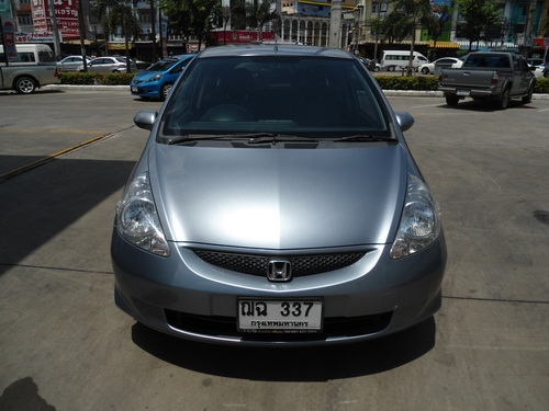 HONDA - JAZZ - i-DSI 1.5 AT ปี2008 สีเทา เกียร์อัตโนมัติ เครื่องเบนซิน 1500cc HONDA - JAZZ - i-DSI 1.5 AT ปี2008 สีเทา เกียร์อัตโนมัติ เครื่องเบนซิน 1500cc