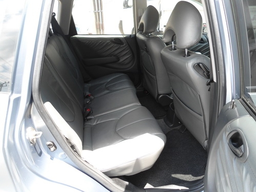 HONDA - JAZZ - i-DSI 1.5 AT ปี2008 สีเทา เกียร์อัตโนมัติ เครื่องเบนซิน 1500cc HONDA - JAZZ - i-DSI 1.5 AT ปี2008 สีเทา เกียร์อัตโนมัติ เครื่องเบนซิน 1500cc