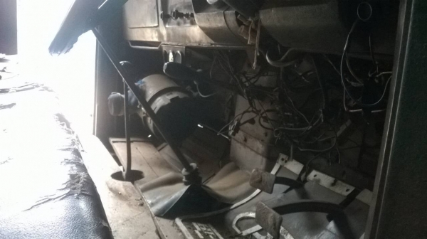 ขาย 6 ล้อหัวยาว  เครื่อง EH100 เฟืองท้ายใหญ่ คานหน้าใหญ่ สโลว์กลาง พวงมาลัยพาวเวอร์ ทะเบียนพร้อมโอน