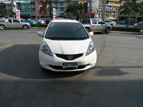 HONDA - JAZZ - i-VTEC 1.5 AT ปี2009 สีขาว เกียร์อัตโนมัติ เครื่องเบนซิน 1500cc HONDA - JAZZ - i-VTEC 1.5 AT ปี2009 สีขาว เกียร์อัตโนมัติ เครื่องเบนซิน 1500cc