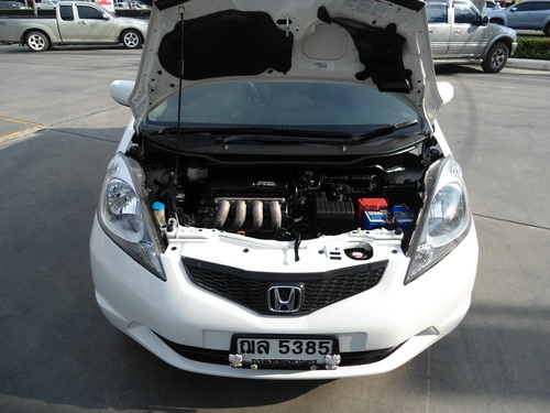 HONDA - JAZZ - i-VTEC 1.5 AT ปี2009 สีขาว เกียร์อัตโนมัติ เครื่องเบนซิน 1500cc HONDA - JAZZ - i-VTEC 1.5 AT ปี2009 สีขาว เกียร์อัตโนมัติ เครื่องเบนซิน 1500cc