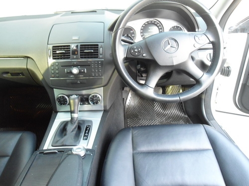 MERCEDES-BENZ - C-CLASS - C230 2.5 AT ปี2010 สีขาว เกียร์อัตโนมัติ เครื่องเบนซิน 2500cc MERCEDES-BENZ - C-CLASS - C230 2.5 AT ปี2010 สีขาว เกียร์อัตโนมัติ เครื่องเบนซิน 2500cc