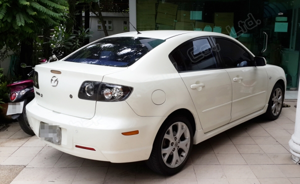 ขายรถ Mazda3 มือสอง สีขาว เครื่อง 2000cc เกียร์ออโต้ สภาพดีไม่มีชน