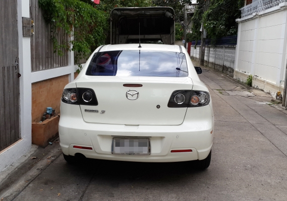 ขายรถ Mazda3 มือสอง สีขาว เครื่อง 2000cc เกียร์ออโต้ สภาพดีไม่มีชน