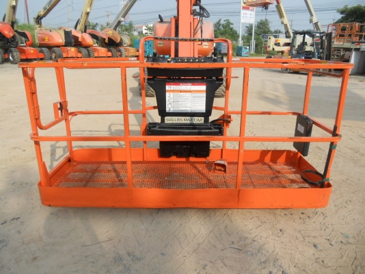 ขายรถกระเช้าบูมหักศอก JLG มือสอง รุ่น 800AJ ราคาพิเศษ 2,150,000 บาท