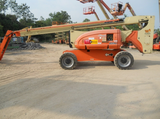 ขายรถกระเช้าบูมหักศอก JLG มือสอง รุ่น 800AJ ราคาพิเศษ 2,150,000 บาท