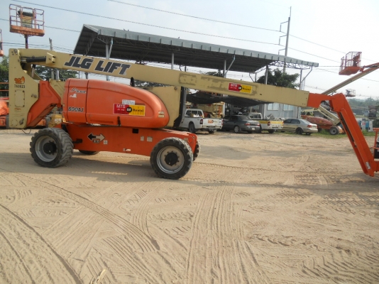 ขายรถกระเช้าบูมหักศอก JLG มือสอง รุ่น 800AJ ราคาพิเศษ 2,150,000 บาท