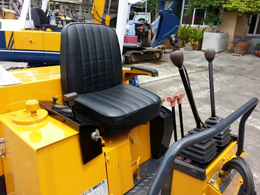ขาย รถขุดจิ๋ว YANMAR รุ่น YB121U แทร็กเหล็ก มือสองญี่ปุ่น ขาย รถขุดจิ๋ว YANMAR รุ่น YB121U แทร็กเหล็ก มือสองญี่ปุ่น