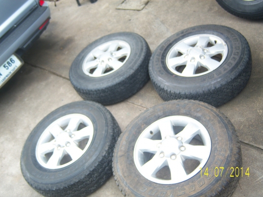 แม็กพร้อมยาง 245 70 16  1ชุด