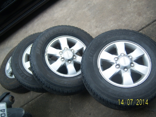 แม็กพร้อมยาง 245 70 16  1ชุด