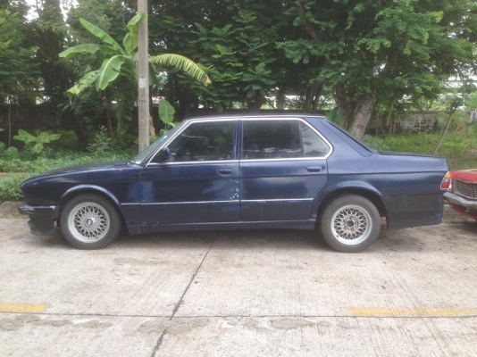 ขายbm 520i เครื่องJ ออโต้ ติดแก๊ส