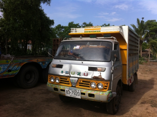 ขายหัวรถ 6 ล้อ isuzu หน้าแป ลด 7000 บาท