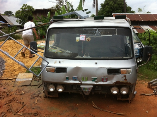 ขายหัวรถ 6 ล้อ isuzu หน้าแป ลด 7000 บาท