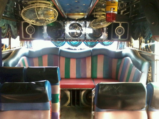 ขายรถบัสพัดลม เครื่อง นิสสัน PF6 390 แรงม้า