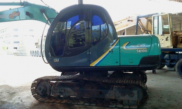 ขายKOBELCO SK100M5 ซุปเปอร์ สภาพสวยพร้อมใช้ ราคาต่อรองได้ ที่คุณ อ๊อฟ พิจิตร 086-737-9991