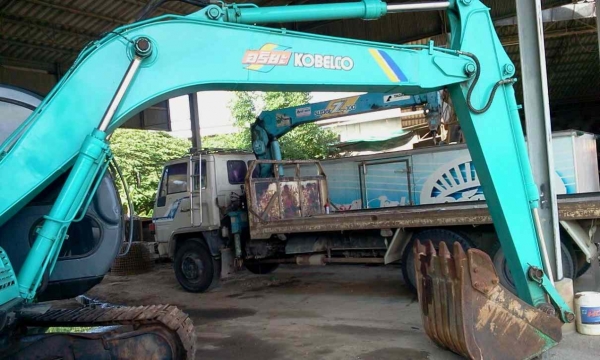 ขายKOBELCO SK100M5 ซุปเปอร์ สภาพสวยพร้อมใช้ ราคาต่อรองได้ ที่คุณ อ๊อฟ พิจิตร 086-737-9991 ขายKOBELCO SK100M5 ซุปเปอร์ สภาพสวยพร้อมใช้ ราคาต่อรองได้ ที่คุณ อ๊อฟ พิจิตร 086-737-9991