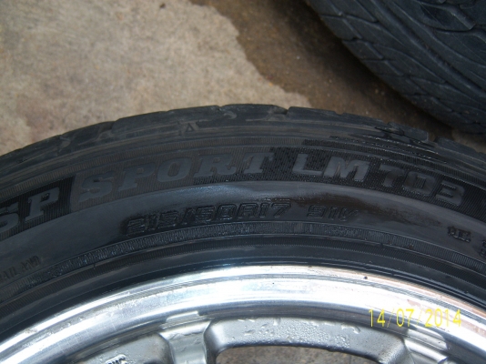 แม็กขอบ17x7  4รู100 114  พร้อมยาง 215 50 17  มี 3 วง