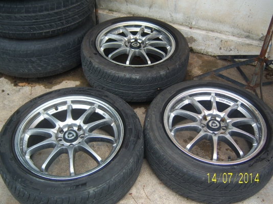 แม็กขอบ17x7  4รู100 114  พร้อมยาง 215 50 17  มี 3 วง