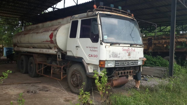 ขายด่วน รถน้ำมัน สิบล้อ ขายด่วน รถน้ำมัน สิบล้อ