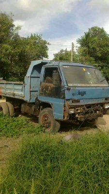 ขายรถบรรทุกหกล้อดัมพ์ ISUZU NPR- 115 แรง ตัวแรก แชสซี 710 กระบะดัพม์ เกียร์สั้น ท้าย F ชุดโอนพร้อม ทะเบียนขาด 2 ปี