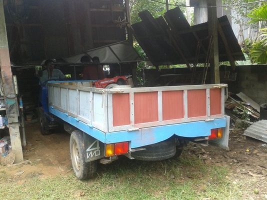 รถอีแต๋นเครื่องคูโบต้ารคันซีรถกระบะพร้อมใช้งาน