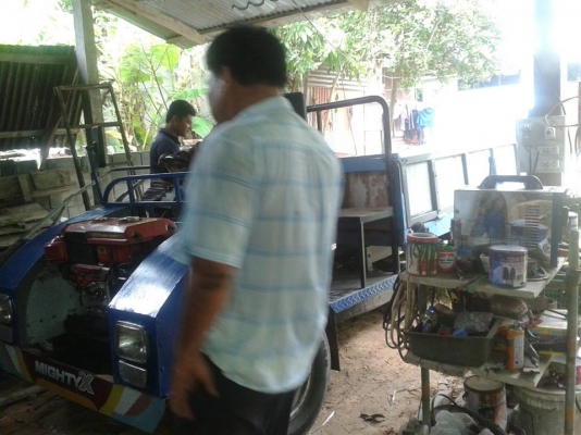 รถอีแต๋นเครื่องคูโบต้ารคันซีรถกระบะพร้อมใช้งาน