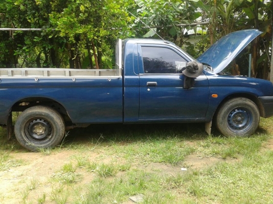 รถกระบะมิตซูสตราด้า2500ปี่2540รถพร้อมใช้เอกสารทะเบียนพร้อม  ภายในสวยสนใจโทรมานะครับ