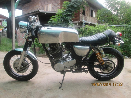 ขาย-แลก sr400 คาเฟ่ อัพรูปใหม่คับ ลดราคาด้วยคับ