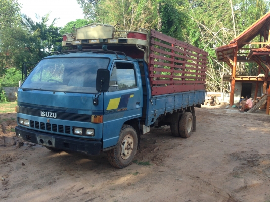ขายรถอีซูซุ 6 ล้อ NPR- 115 กระบะยาว 4.30 เมตร เครื่อง 4BD1-115 แรงม้า F หลัง ราคา. 335,000 บาท สนใจต