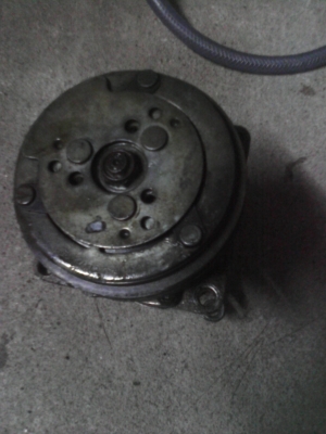 ขายคอมแอร์มือสอง สำหรับ สิบล้อ ไฟ24V 2 ตัว ขายเหมาคับ 3400 บาท ขายคอมแอร์มือสอง สำหรับ สิบล้อ ไฟ24V 2 ตัว ขายเหมาคับ 3400 บาท