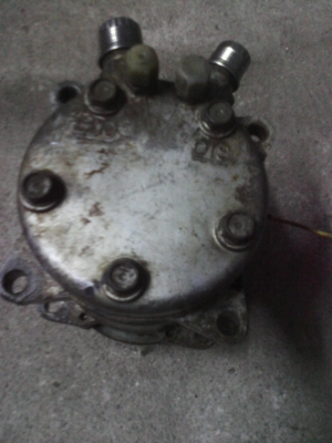 ขายคอมแอร์มือสอง สำหรับ สิบล้อ ไฟ24V 2 ตัว ขายเหมาคับ 3400 บาท ขายคอมแอร์มือสอง สำหรับ สิบล้อ ไฟ24V 2 ตัว ขายเหมาคับ 3400 บาท