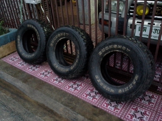 ยางMaxxis mudder 265/75/16ปี12 มี3เส้น ไว้ทำอะไหล่