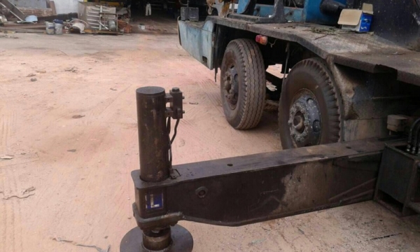 รถ 12 ล้อ ติดเครน 25 ตัน. สนใจติดต่อ 081 - 6079515 รถ 12 ล้อ ติดเครน 25 ตัน. สนใจติดต่อ 081 - 6079515