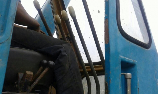 รถ 12 ล้อ ติดเครน 25 ตัน. สนใจติดต่อ 081 - 6079515 รถ 12 ล้อ ติดเครน 25 ตัน. สนใจติดต่อ 081 - 6079515