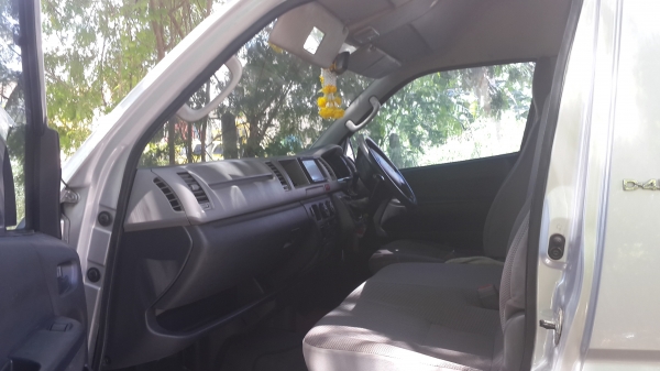 ขาย toyota commuter รถตู้