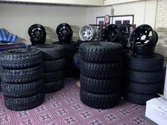 ยางMaxxis bighorn 33x12.5 r15 ปี12ทั้งชุด สวยๆ(ปรับราคา15500)