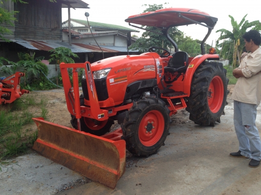 รถไถคูโบต้า L4708 4WD ขายดาวน์ 80,000 บาท เปลี่ยนสัญญา ส่งต่อ รถสภาพ 95\% สวยมาก สีเดิม รถใช้น้อย 14 รถไถคูโบต้า L4708 4WD ขายดาวน์ 80,000 บาท เปลี่ยนสัญญา ส่งต่อ รถสภาพ 95\% สวยมาก สีเดิม รถใช้น้อย 14