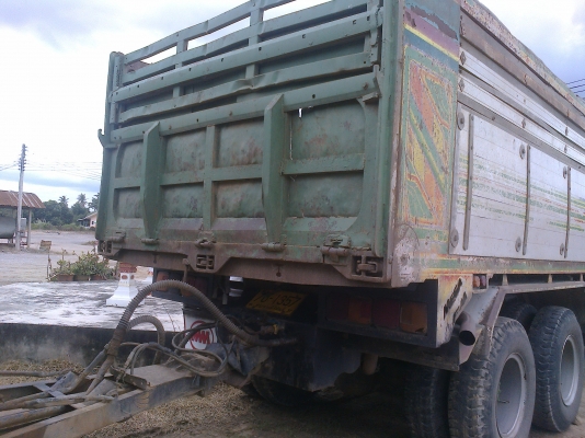 รถสิบล้อพ่วงแม่ ลูก เมก้า