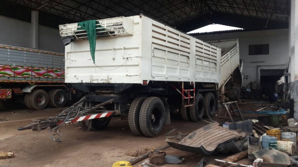 ขายด่วนHINO MECA 320แม่ลูกๆสามเพลาสภาพสวยพร้อมใช้ราคาไม่แพงโทร0843923995