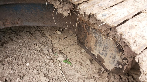 ***ขายแล้วครับขอบคุณ Truck2hand ขายแบคโฮราคาเบาๆ KOMATSU PC120-5 ยอดนิยม เครื่องเดิมปั้มเดิม คอนโทรลยาว ไฟฟ้าตัด เครื่องแน่นดี แห้งดีแรง ปั้มดีแรงดี ทำงานดีไม่โหลด เอวแน่นดีไม่มีแตก บูมอาร์มสวยไม่มีปะไม่มีดาม บุ้งกี๋สภาพดีไม่ผุ ช่วงล่าง โซ่ดีเฟรมไม่ผุ ใบแ ***ขายแล้วครับขอบคุณ Truck2hand ขายแบคโฮราคาเบาๆ KOMATSU PC120-5 ยอดนิยม เครื่องเดิมปั้มเดิม คอนโทรลยาว ไฟฟ้าตัด เครื่องแน่นดี แห้งดีแรง ปั้มดีแรงดี ทำงานดีไม่โหลด เอวแน่นดีไม่มีแตก บูมอาร์มสวยไม่มีปะไม่มีดาม บุ้งกี๋สภาพดีไม่ผุ ช่วงล่าง โซ่ดีเฟรมไม่ผุ ใบแ